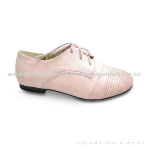 Athletic Shoes with Lace-up Design, Various Colors and Sizes, Customized Designs and Logos Accepted